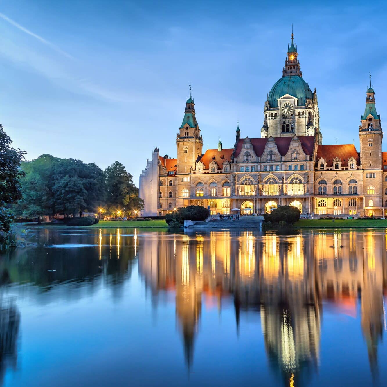 New City Hall of Hannover in the evening
